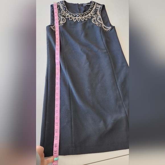 BCBGMAXAZRIA Beaded Black Sleeveless Women's Midi Dress in the size XXS. - Picture 5 of 8